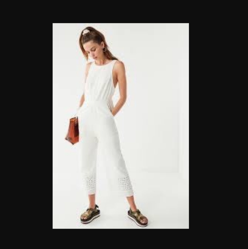 URBAN OUTFITTERS WHITE JUMPSUIT